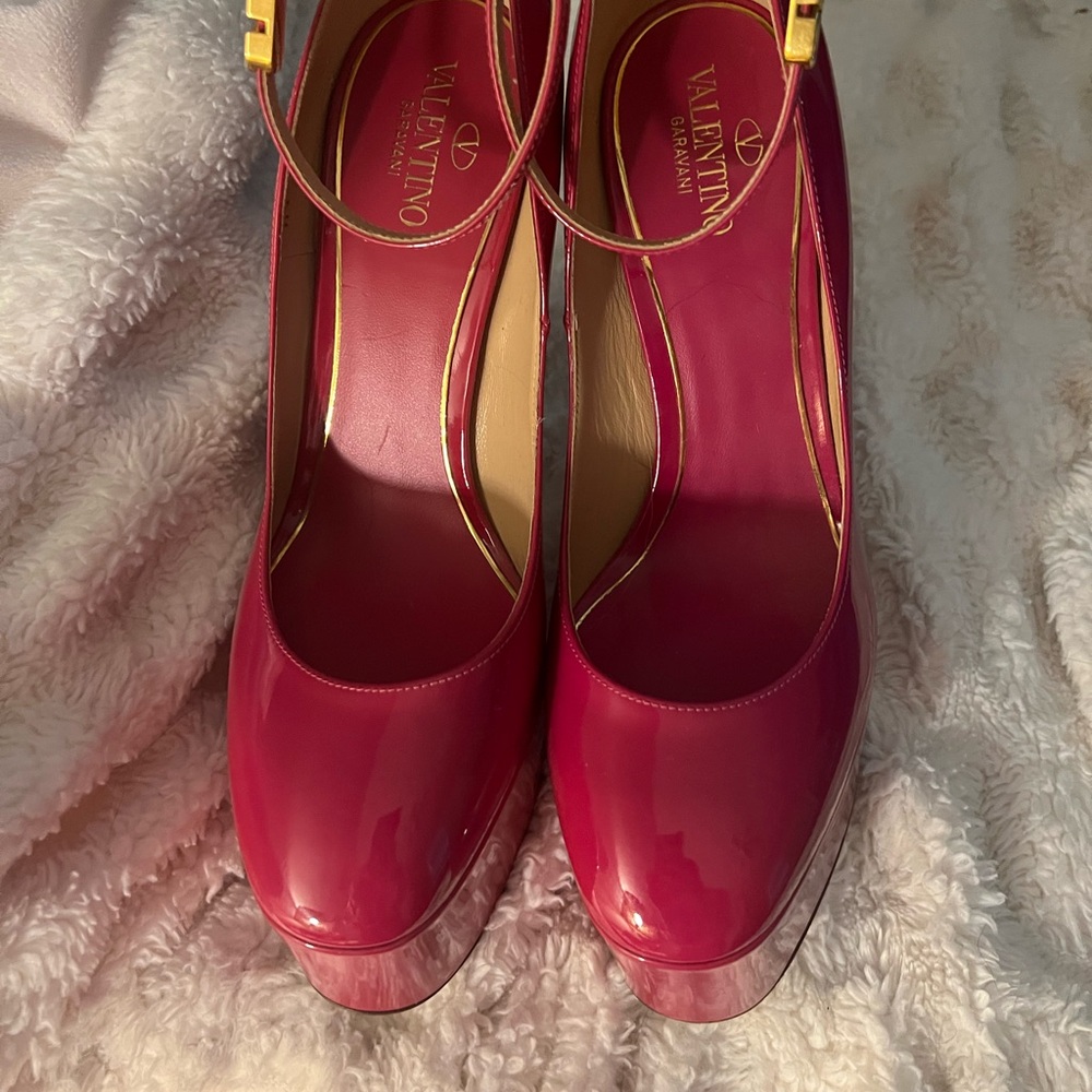 Valentino Women's pink Platform Heels